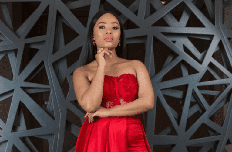 UKUKHULA ebona abazali bakhe bengathembeli nje emisebenzini abaqashwe kuyona kuphela kumkhuthazile ozakhela igama kwezemfashini. Uxoxe noSLINDILE KHANYILE