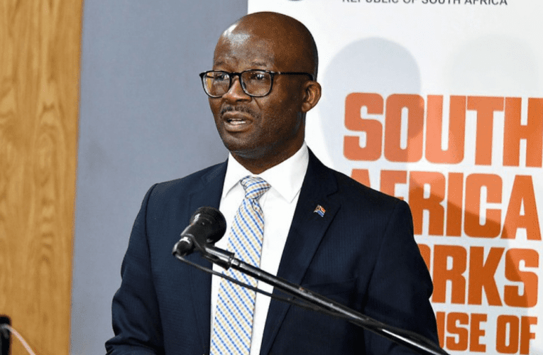UmNyango wezeziMali uthi wenza konke okusemandleni ukuqinisekisa ukuthi uhlelo lokuthengwa komgomo weCOVID-19, olulinganiselwa kuR20 billion, alunawo nomncane ugcobho wenkohlakalo. USLINDILE KHANYILE uyabika