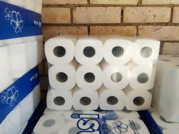 I-toilet paper yase-Ekasi Supersoft isilungele ukuya emakhasimendeni