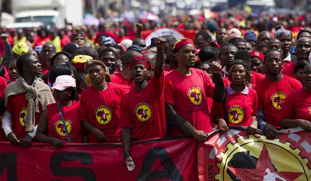 Zibhodla umlilo izinyunyana ngemali yomshwalense ‘entshontshwa’ konogada. ULUCAS LEDWABA uyabika
