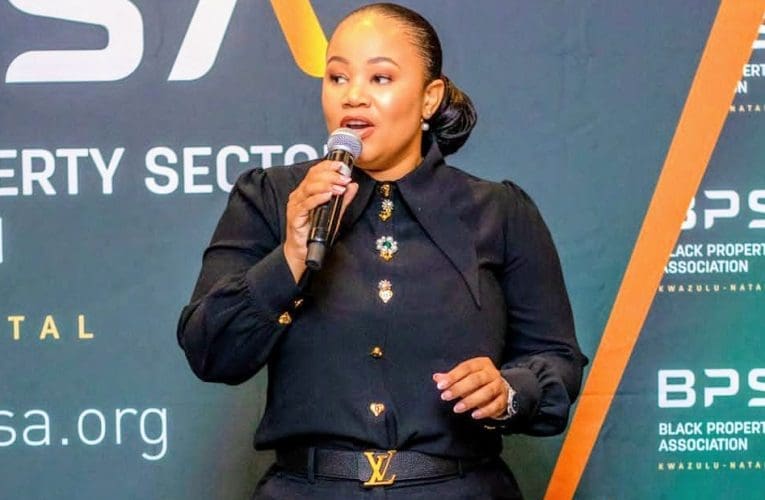 Ibhange lamvula amehlo ngomhlaba nezindlu 