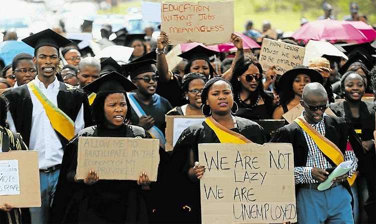 Mkhulu umsebenzi ohlalele uhulumeni ukuxazulula inkinga yokuntuleka kwemisebenzi, kuloba uJabulani Sikhakhane