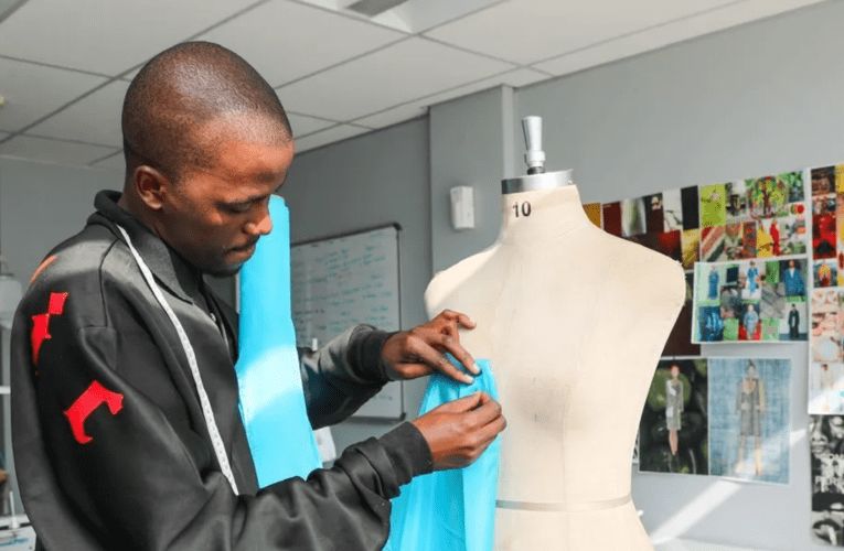 I-Durban Fashion Fair imema abasikimfashini abasafufusa 