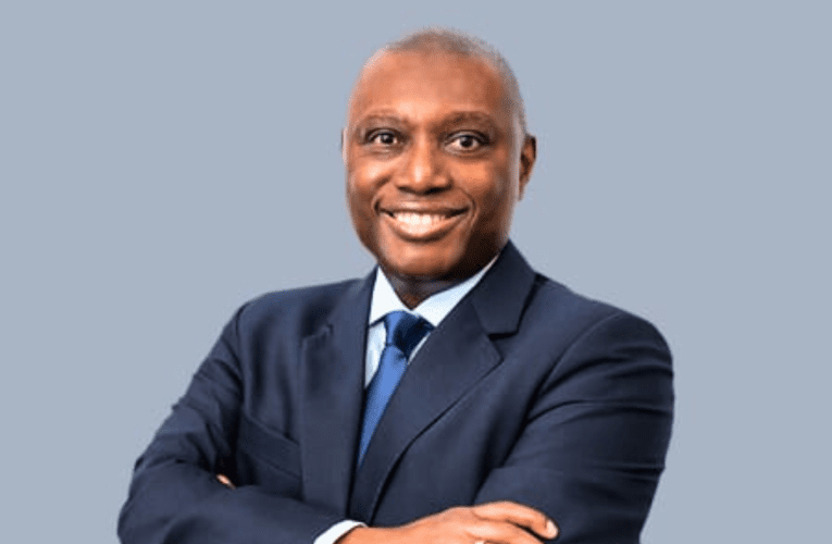 Isikhulu seStandard Bank sihlabane ngendondo yomphathi ovelele e-Afrika 