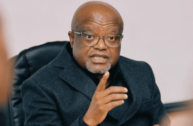 Ukhetho lomasipala lusho ukuthi sesifikile isikhathi sokukhuculula komasipala, kuloba uBusi Mavuso